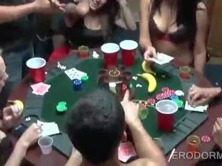 Seks poker gra w kolegium akademik pokój impreza