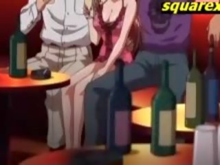 Anime tenåring waiter gangbanged creampie i bar